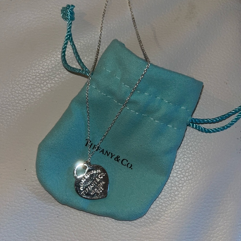 Tiffany & Co. silver 16 in Return to Tiffany 16” necklace.